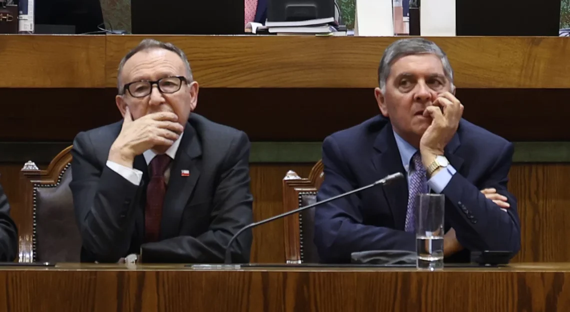 La primera advertencia. Por Paulo Hidalgo